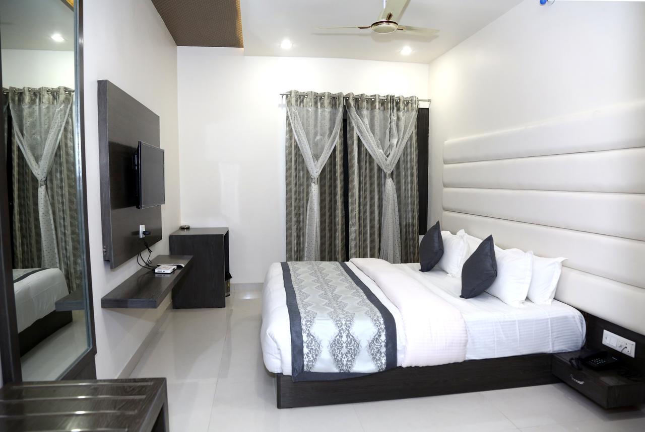 Hotel Royal Inn Chittorgarh Kültér fotó