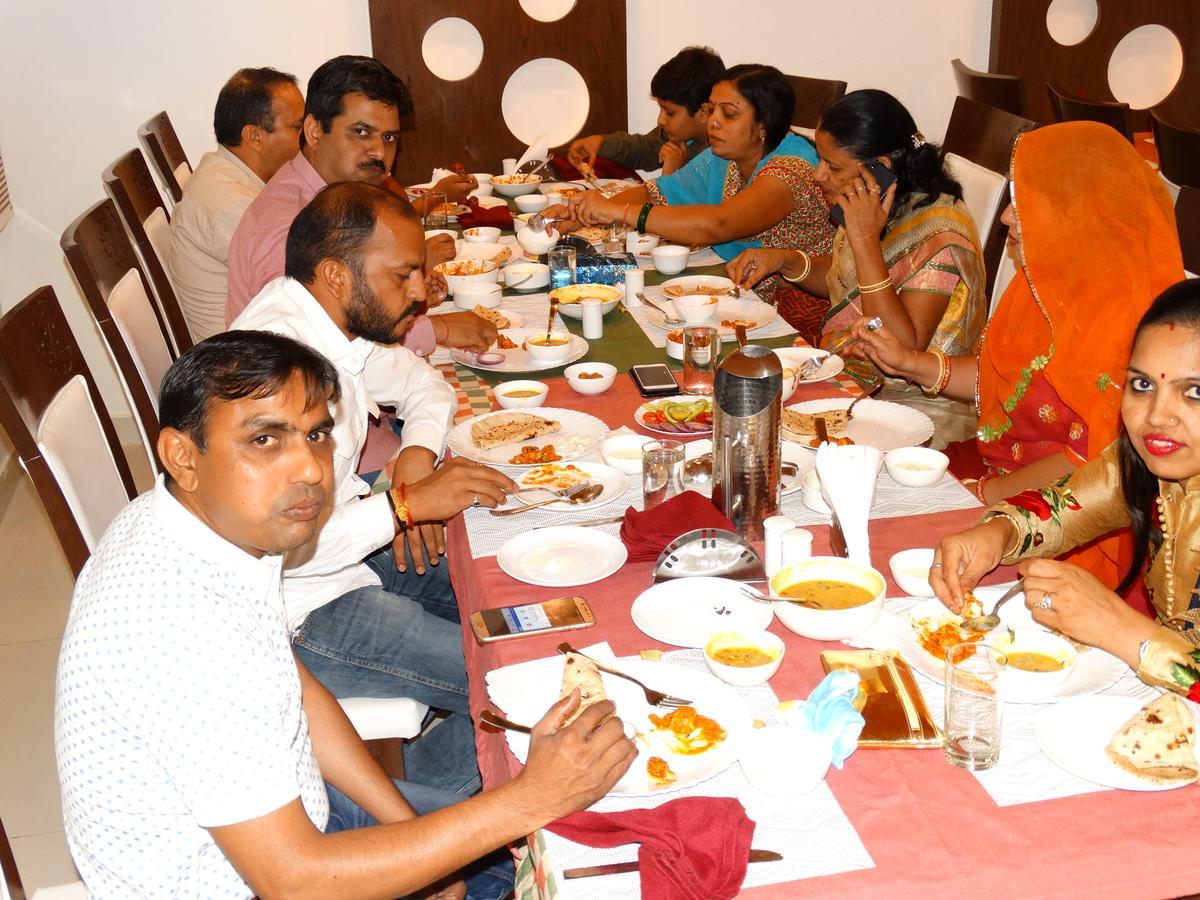 Hotel Royal Inn Chittorgarh Kültér fotó
